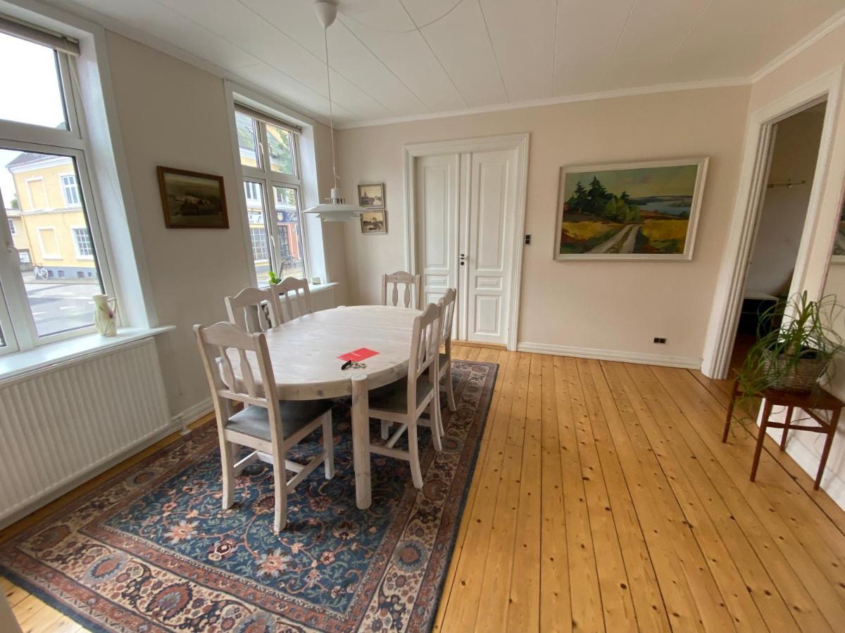 Apartamento Oasen Ved Centrum Frederikshavn Exterior foto